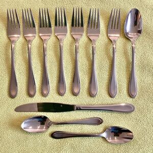 Oneida Joanne (Stainless) Flatware (11 Pieces) Forks Spoons Knife